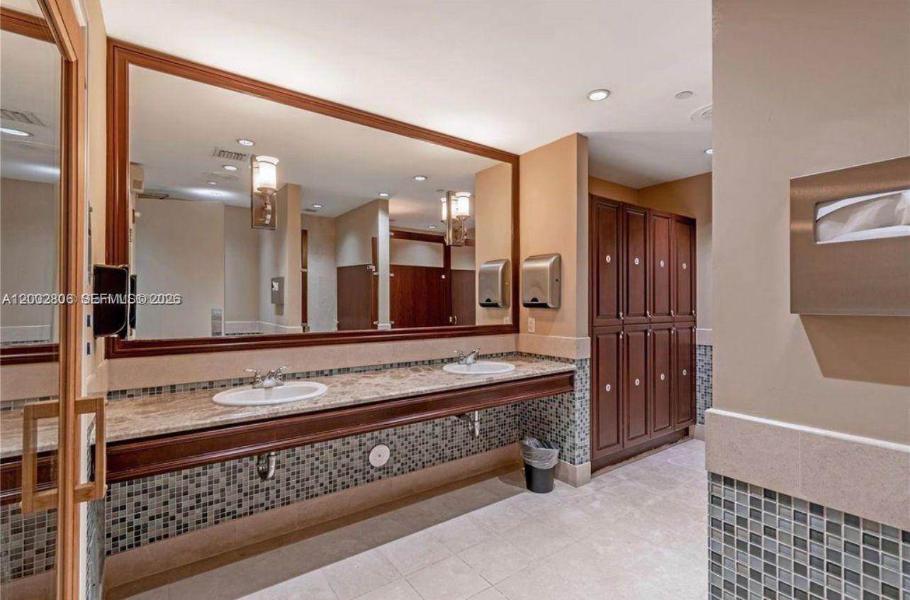 Photo of 20000 Country Club Dr  #906, Aventura, Florida, 33180 - 