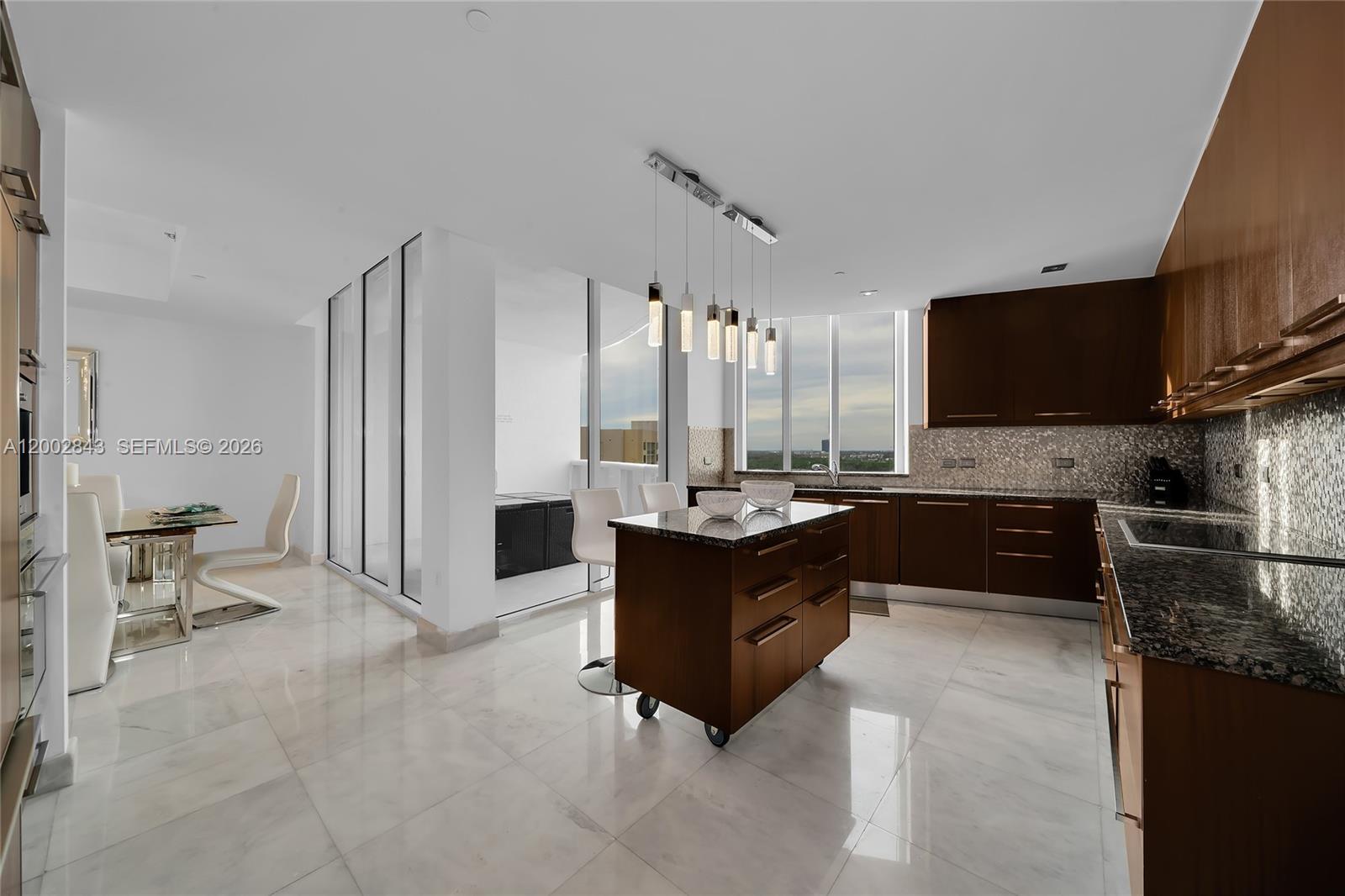 1406 3 / 4 2563 sq. ft. $ 2026-04-17 0 Photo