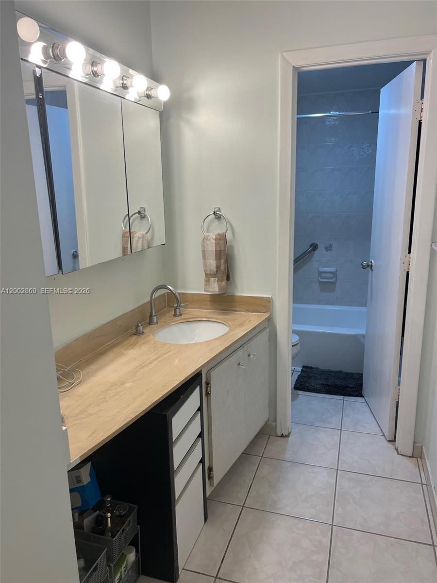 1410 2 / 2 1220 sq. ft. $ 2026-07-02 0 Photo