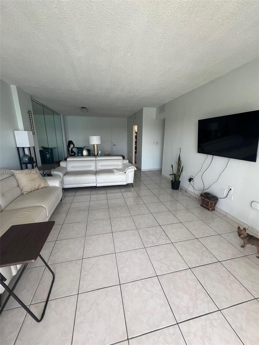 1410 2 / 2 1220 sq. ft. $ 2026-07-02 0 Photo