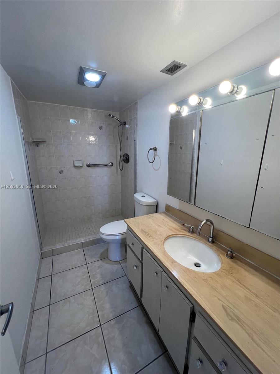 1410 2 / 2 1220 sq. ft. $ 2026-07-02 0 Photo