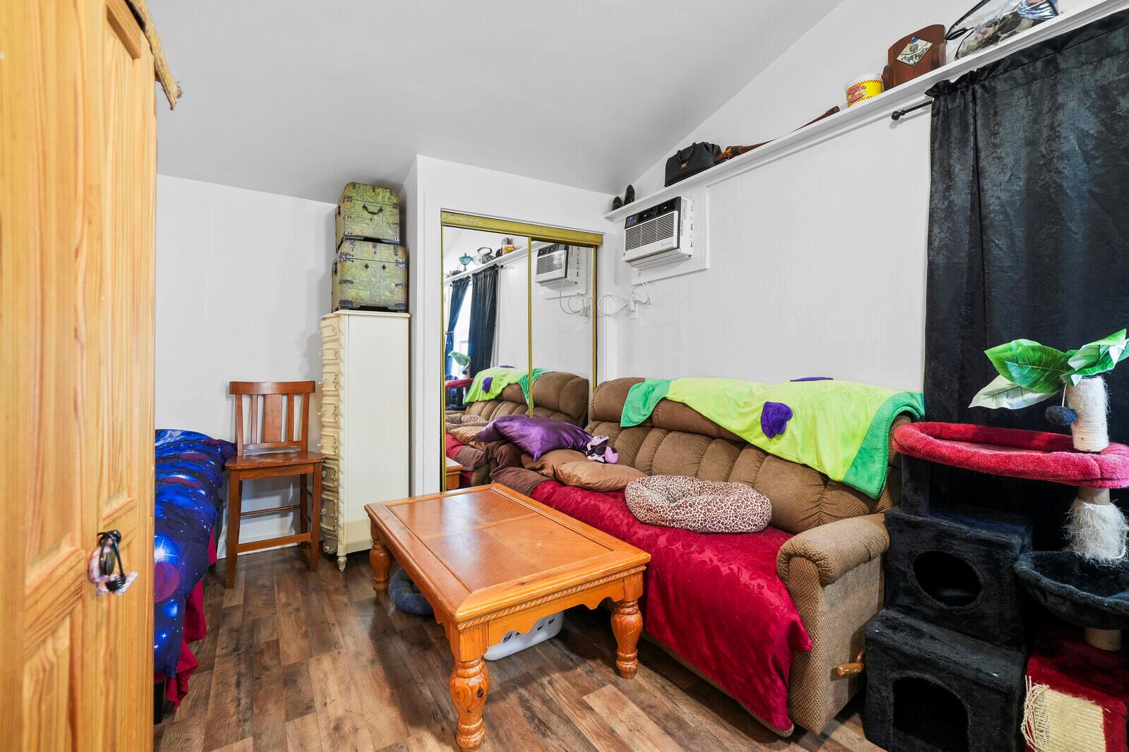 Ver detalles / 0 2297 sq. ft. $ 2026-06-21 0 foto