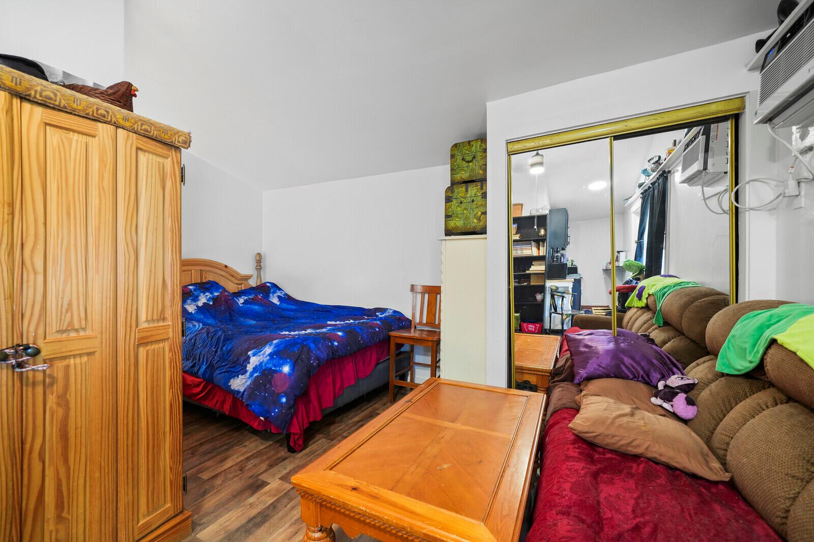 Ver detalles / 0 2297 sq. ft. $ 2026-06-21 0 foto
