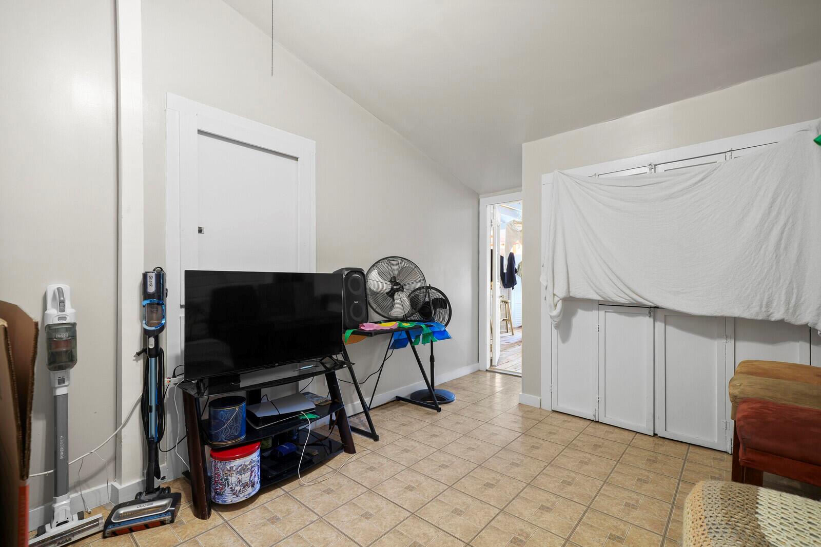 Ver detalles / 0 2297 sq. ft. $ 2026-06-21 0 foto