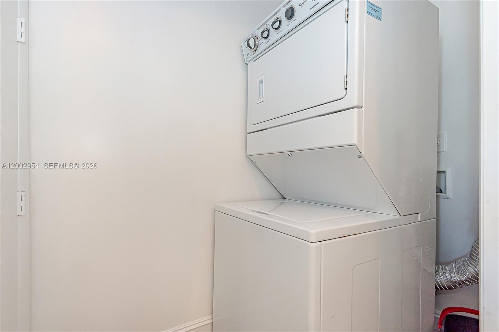 4302 3 / 4 1979 sq. ft. $ 2026-04-17 0 Photo