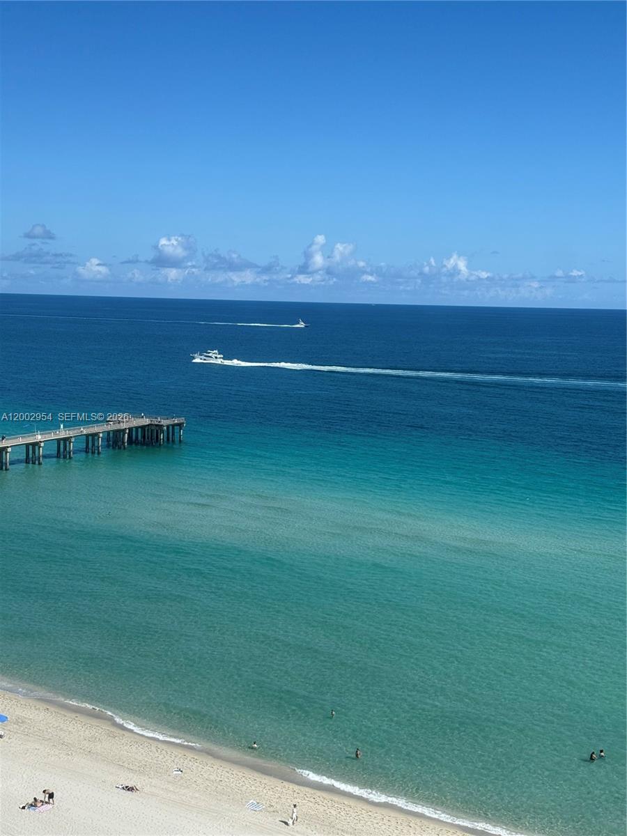 4302 3 / 4 1979 sq. ft. $ 2026-04-17 0 Photo