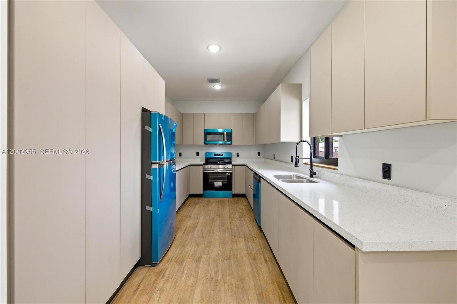   /   sq. ft. $ 2026-04-17 0 Photo