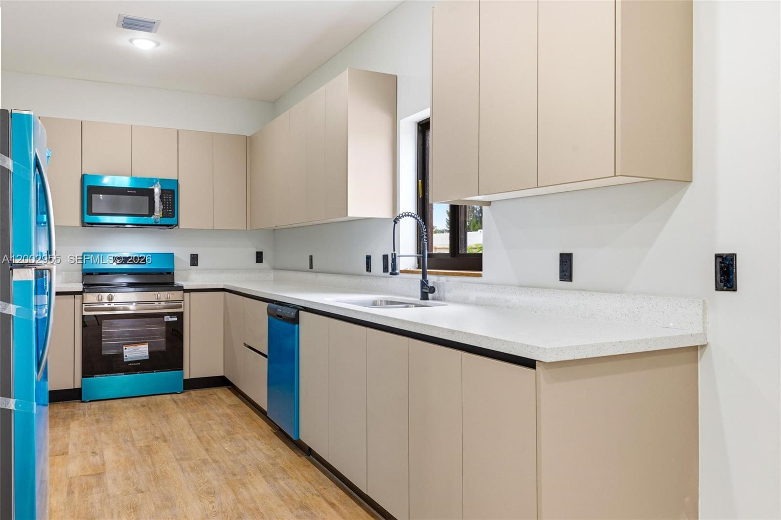   /   sq. ft. $ 2026-04-17 0 Photo