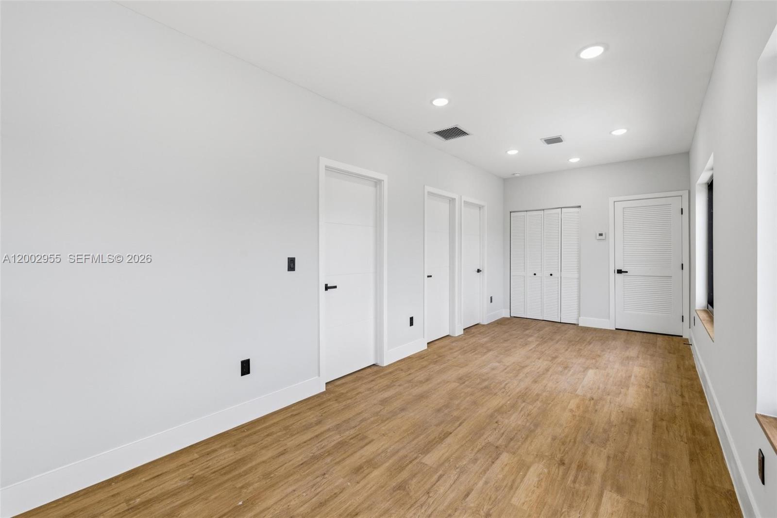   /   sq. ft. $ 2026-04-17 0 Photo