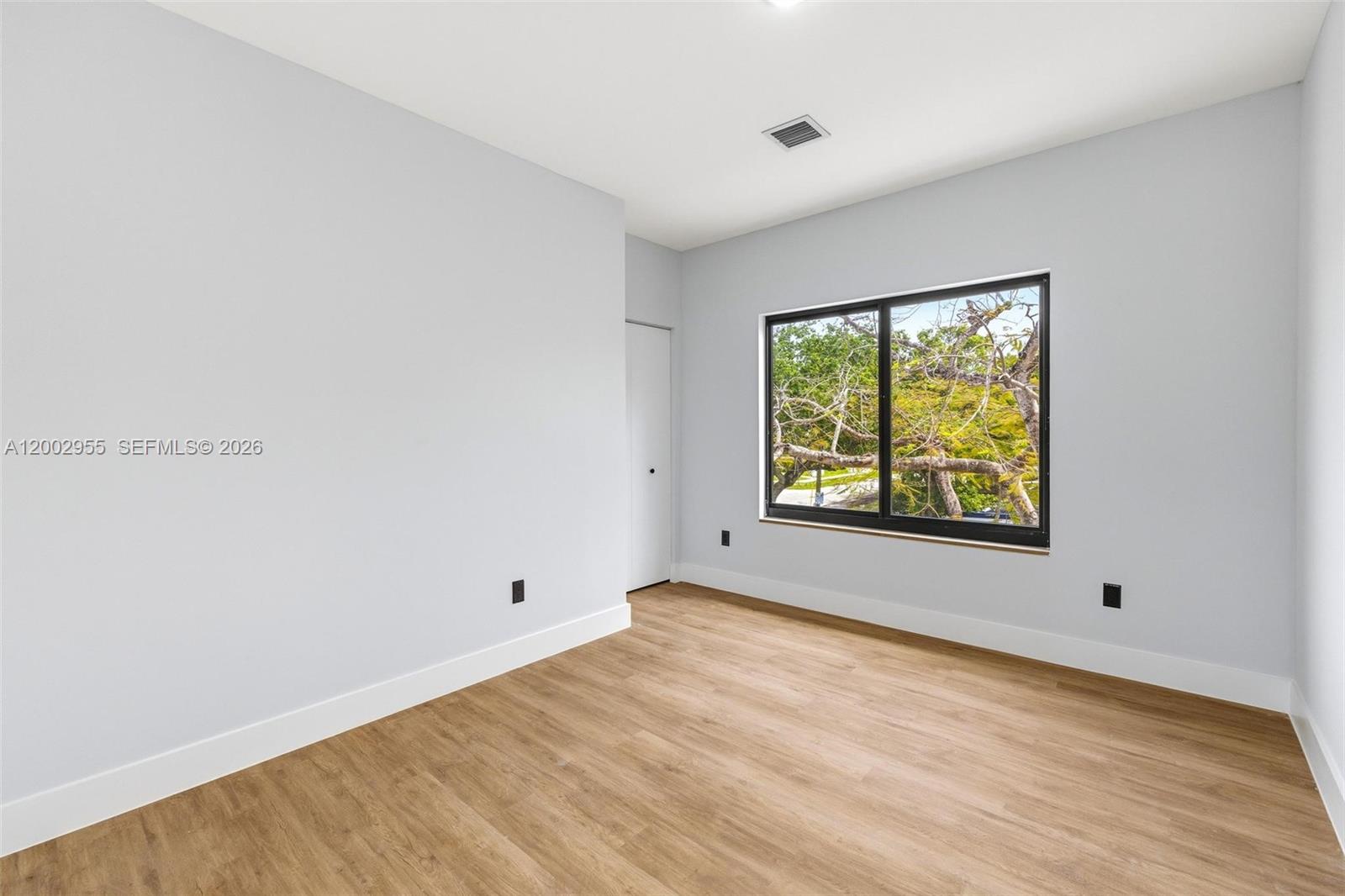   /   sq. ft. $ 2026-04-17 0 Photo