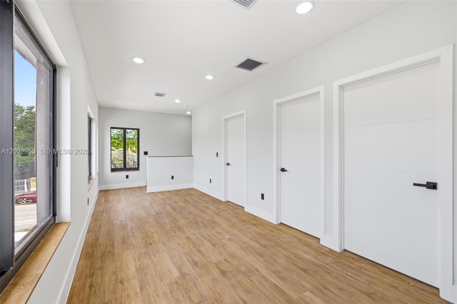   /   sq. ft. $ 2026-04-17 0 Photo