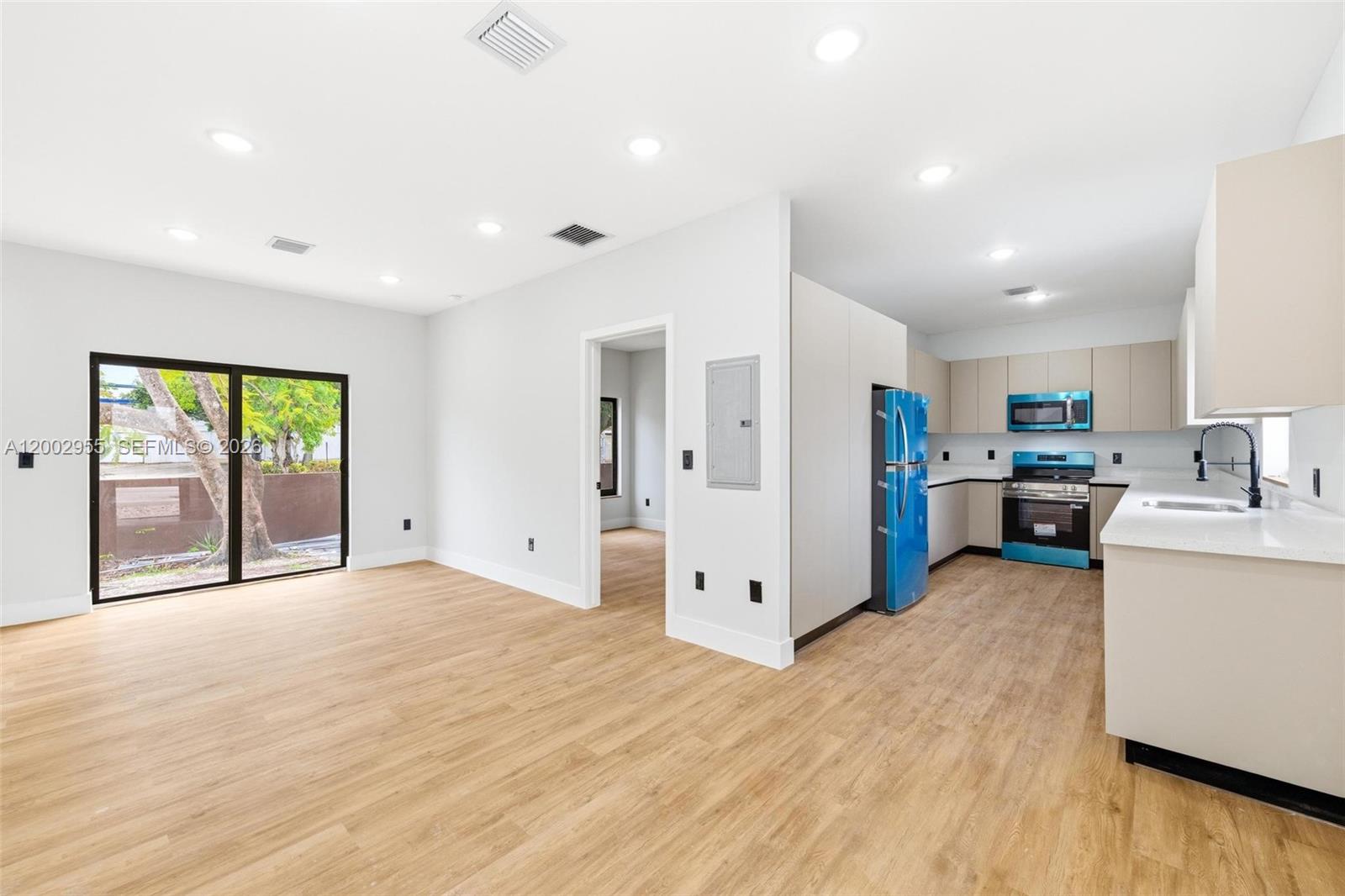   /   sq. ft. $ 2026-04-17 0 Photo