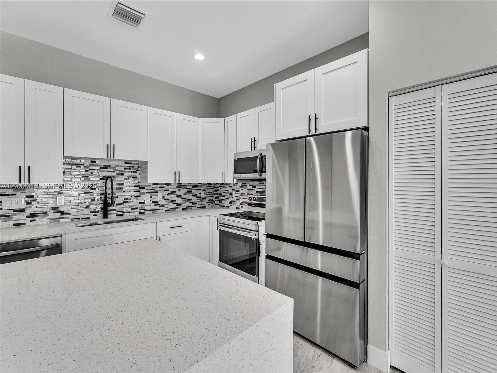   /  3378 sq. ft. $ 2026-04-17 0 Photo