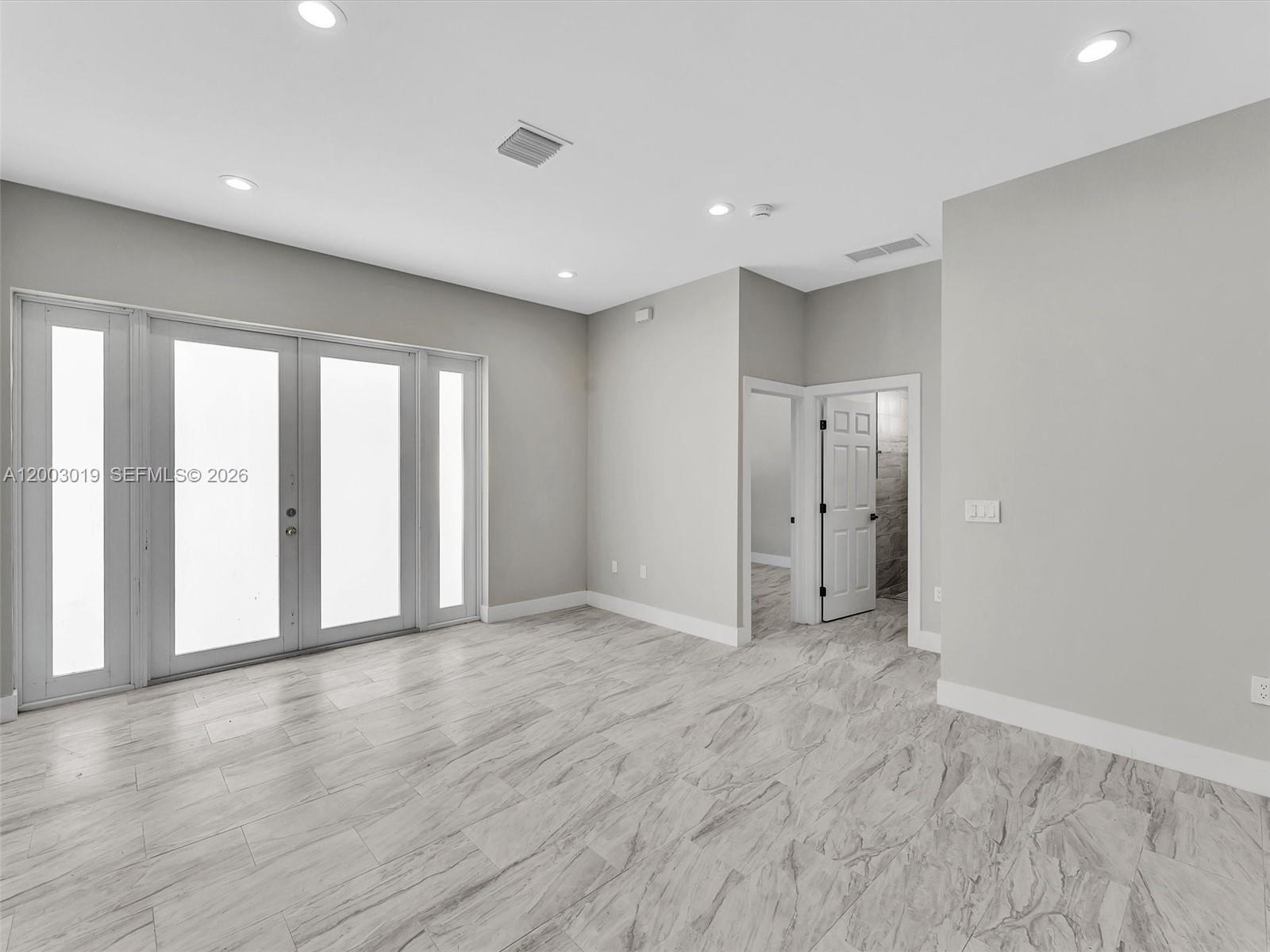   /  3378 sq. ft. $ 2026-04-17 0 Photo