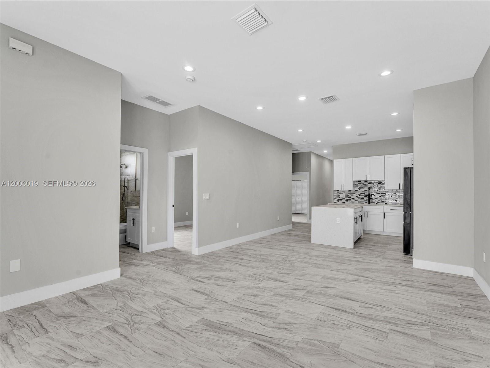   /  3378 sq. ft. $ 2026-04-17 0 Photo