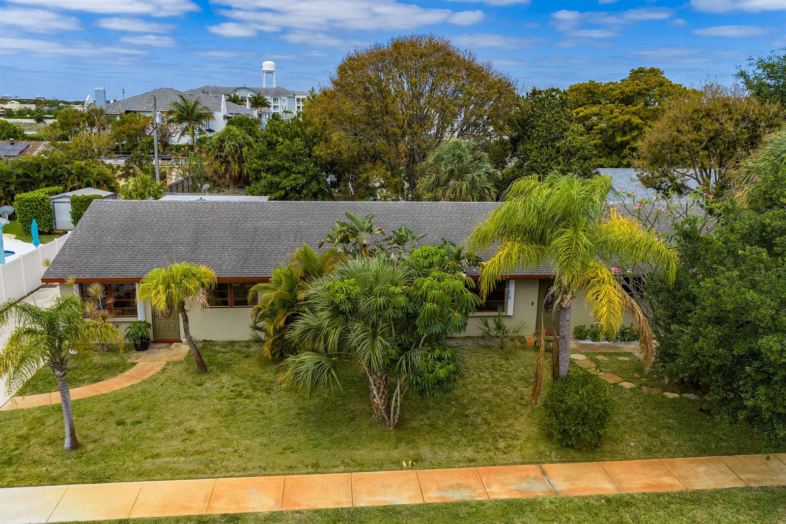 Ver detalles / 0 2952 sq. ft. $ 2026-06-15 0 foto
