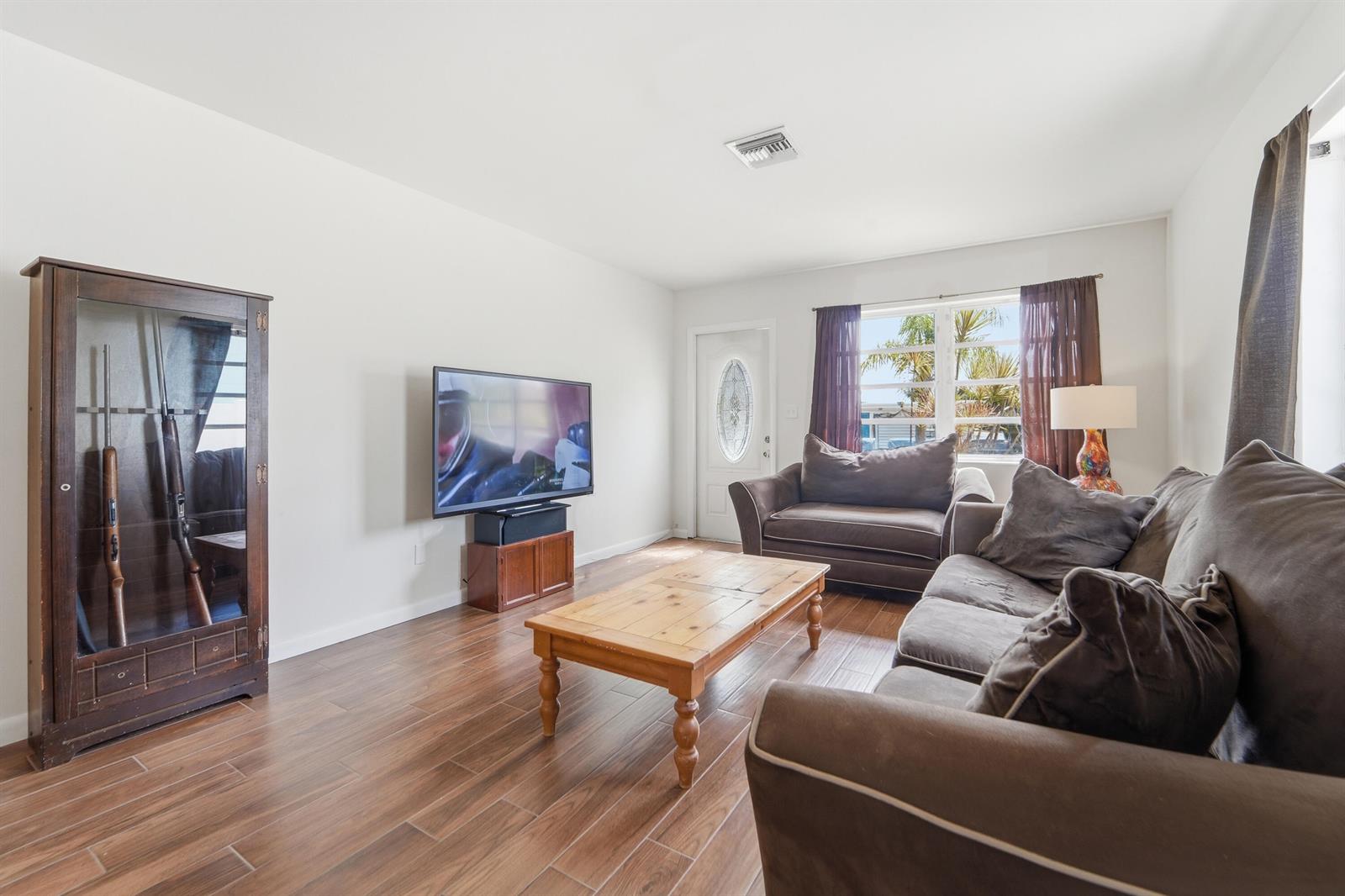 Ver detalles / 0 2952 sq. ft. $ 2026-06-15 0 foto