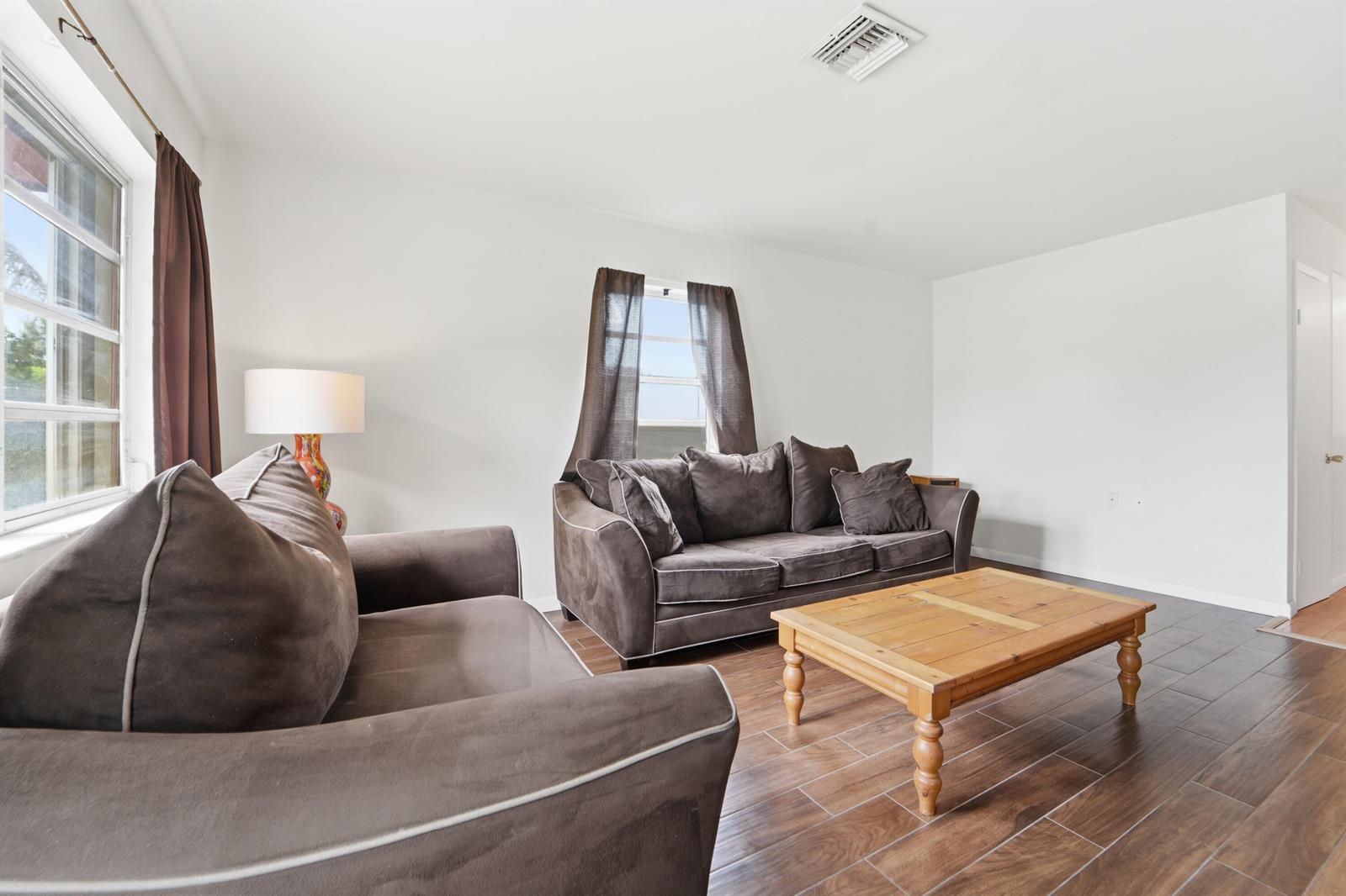 Ver detalles / 0 2952 sq. ft. $ 2026-06-15 0 foto