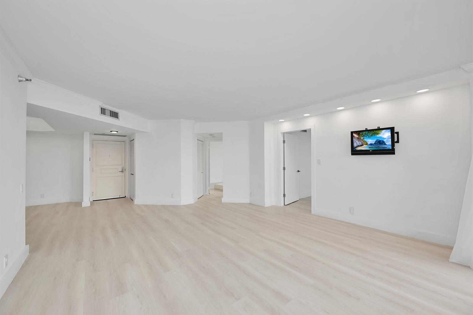 Photo of 3640 Yacht Club  #1501, Aventura, Florida, 33180 - 11