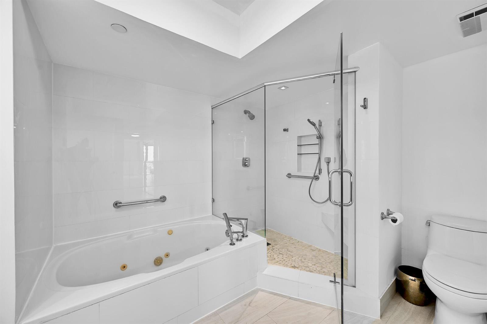 Photo of 3640 Yacht Club  #1501, Aventura, Florida, 33180 - 35