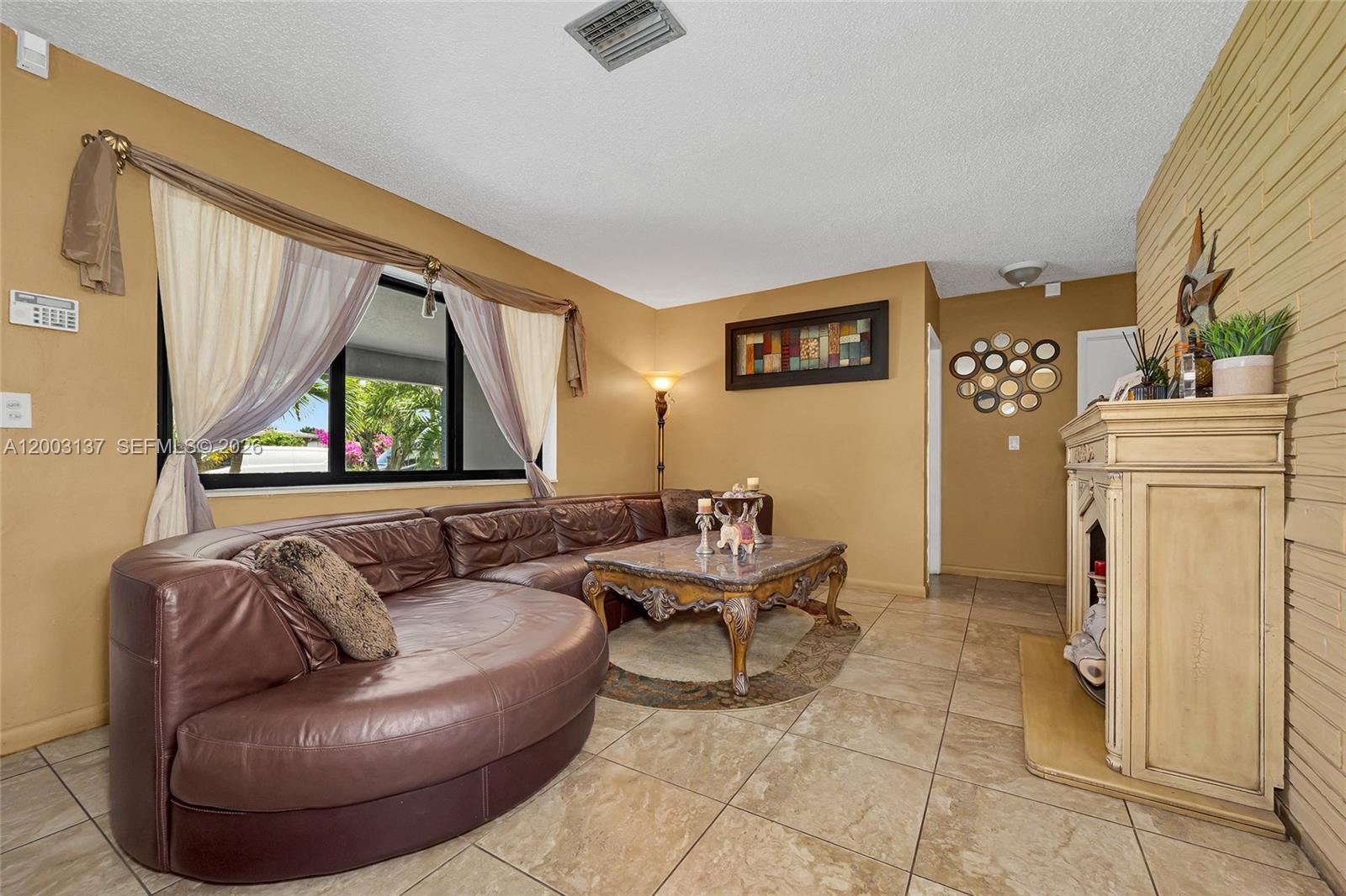 Ver detalles 2630 3 / 2 1360 sq. ft. $ 2026-09-11 0 foto