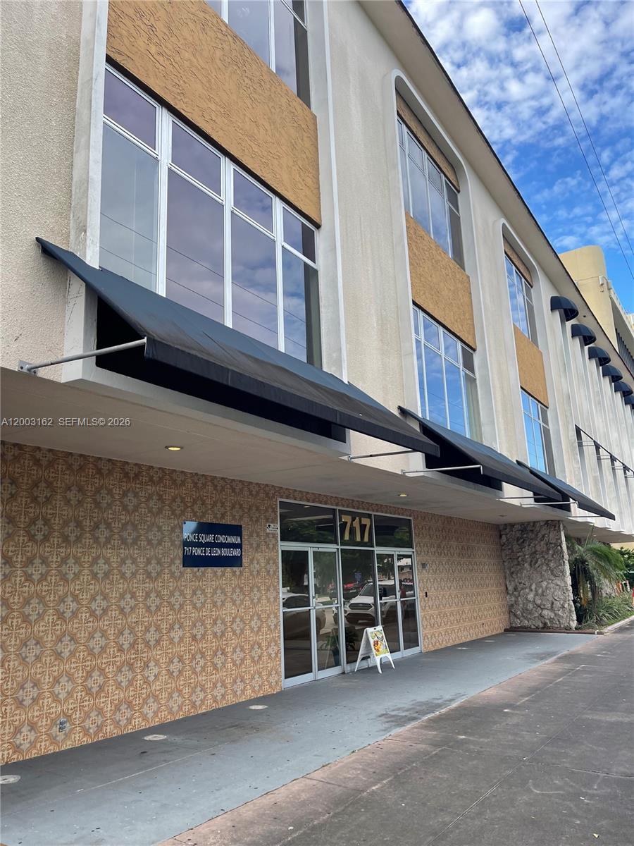 323  /   sq. ft. $ 2026-04-17 0 Photo