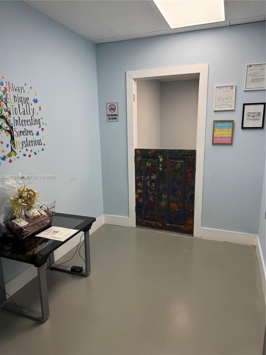 323  /   sq. ft. $ 2026-04-17 0 Photo