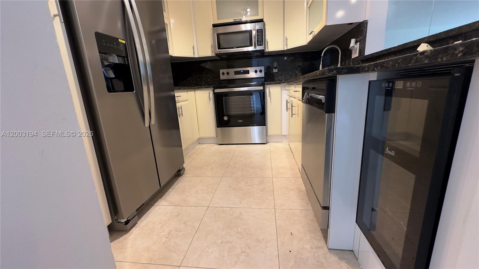 A110 1 / 2 898 sq. ft. $ 2026-04-17 0 foto