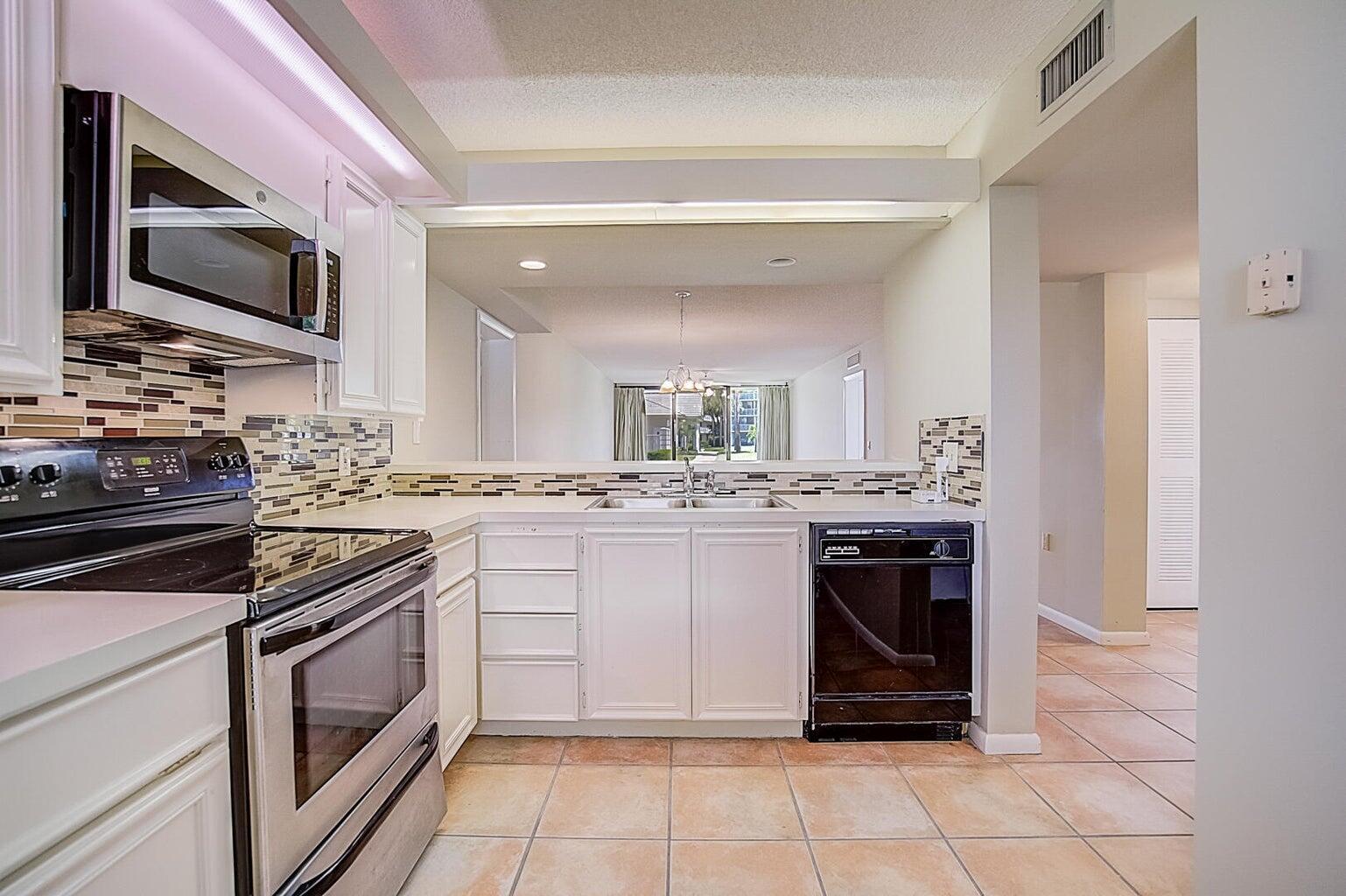 Ver detalles 102 2 / 2 1442 sq. ft. $ 2026-06-19 0 foto
