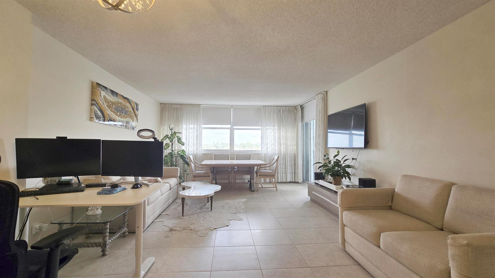 Photo of 1400 Ocean  #505, Hollywood, Florida, 33019 - Living1