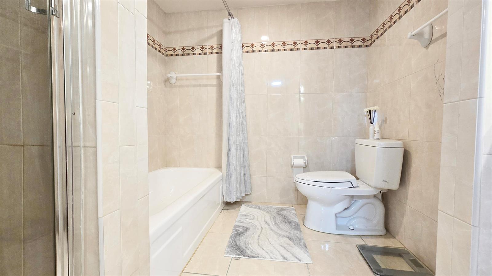 Photo of 1400 Ocean  #505, Hollywood, Florida, 33019 - Bath1