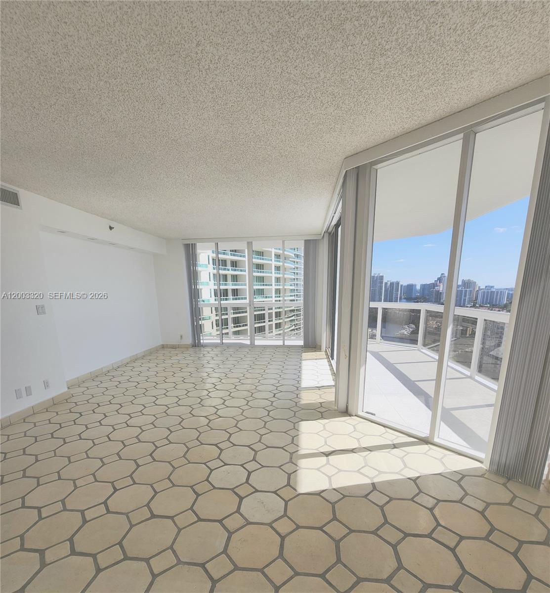 Photo of 20185 Country Club Dr  #2505, Aventura, Florida, 33180 - 