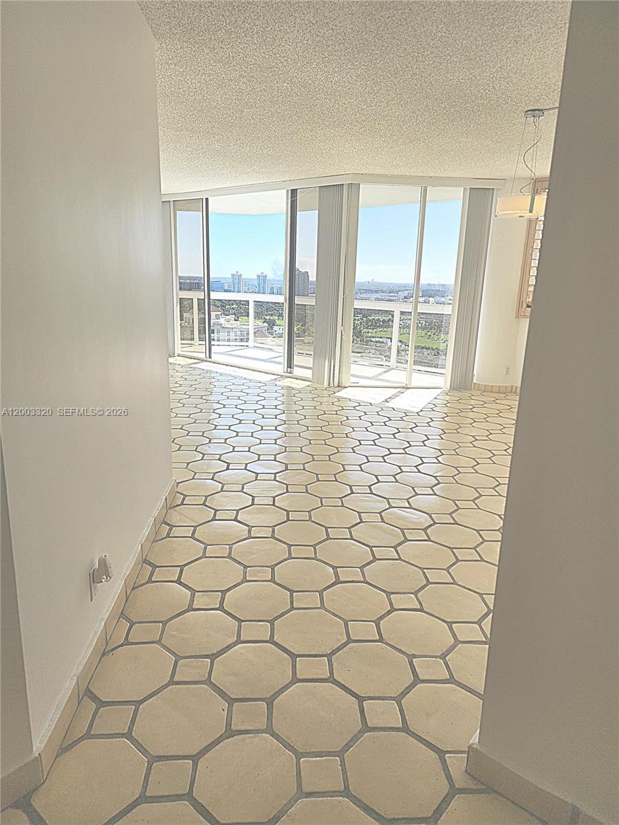 Photo of 20185 Country Club Dr  #2505, Aventura, Florida, 33180 - 