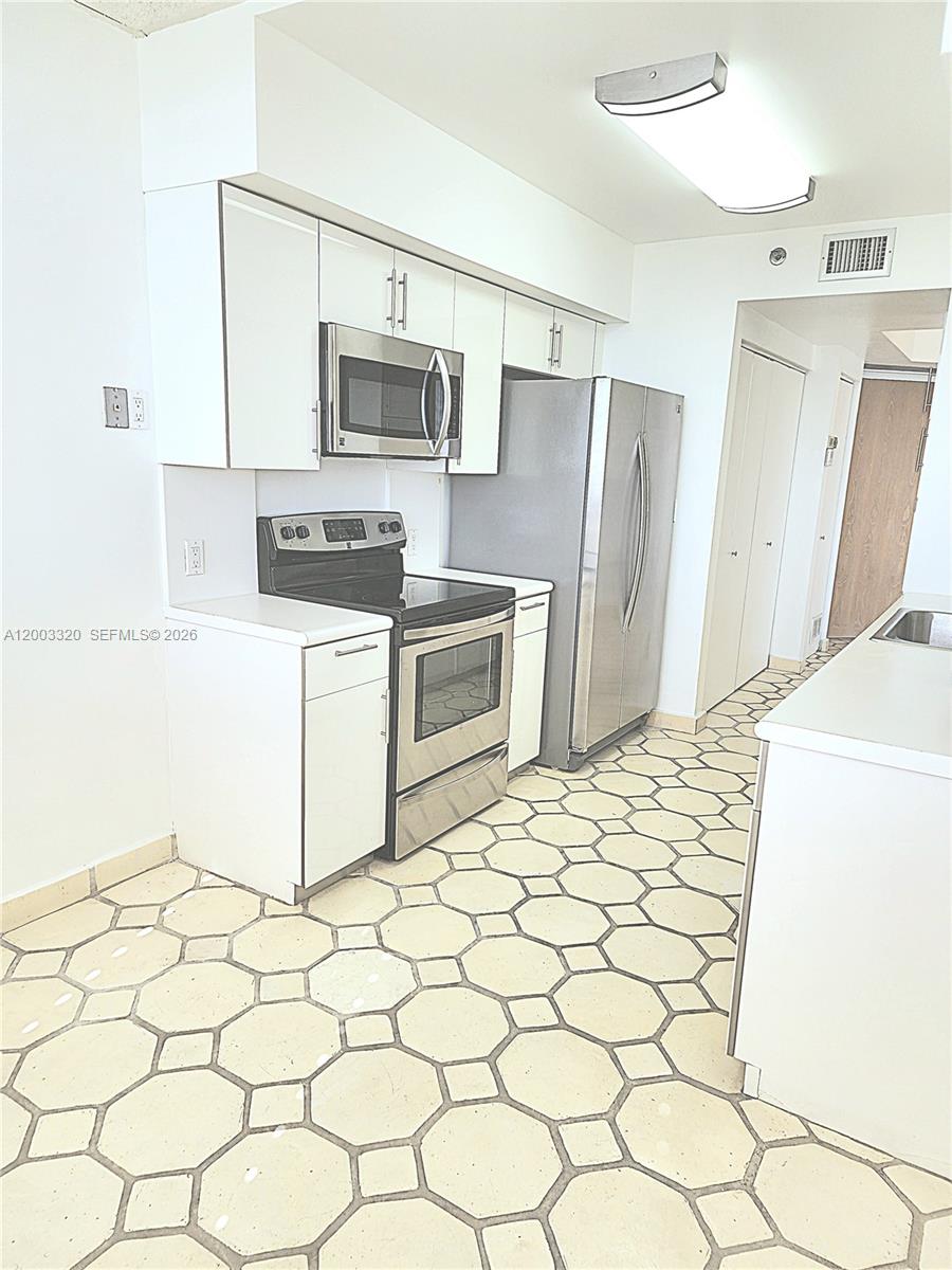 Photo of 20185 Country Club Dr  #2505, Aventura, Florida, 33180 - 