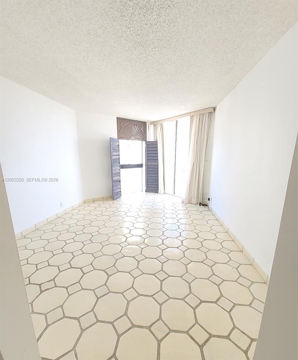 Photo of 20185 Country Club Dr  #2505, Aventura, Florida, 33180 - 
