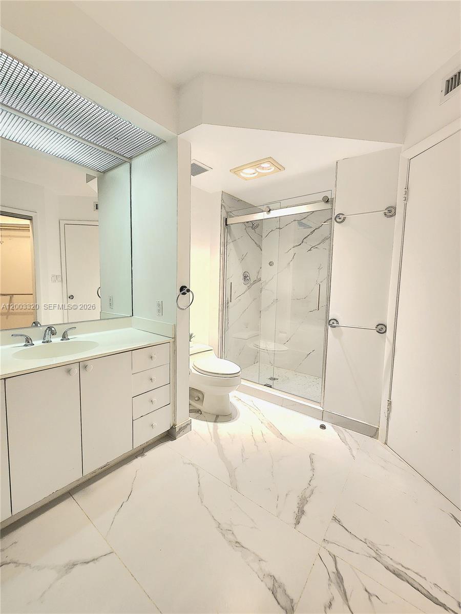Photo of 20185 Country Club Dr  #2505, Aventura, Florida, 33180 - 