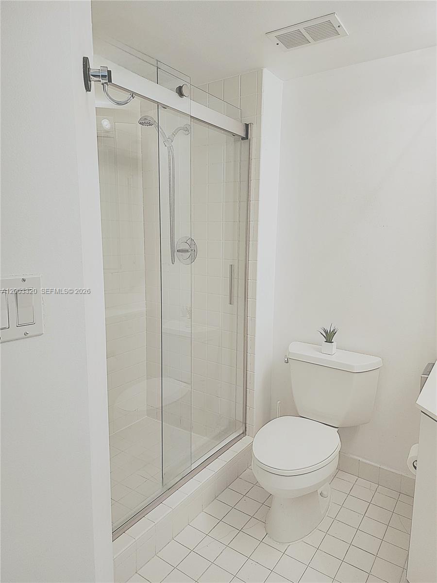Photo of 20185 Country Club Dr  #2505, Aventura, Florida, 33180 - 