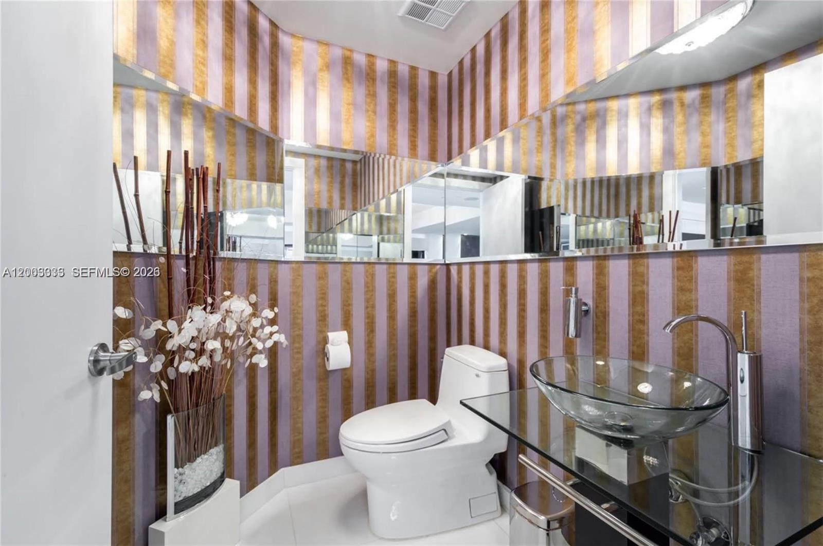 Photo of 2711 Ocean Dr  #2304, Hollywood, Florida, 33019 - 