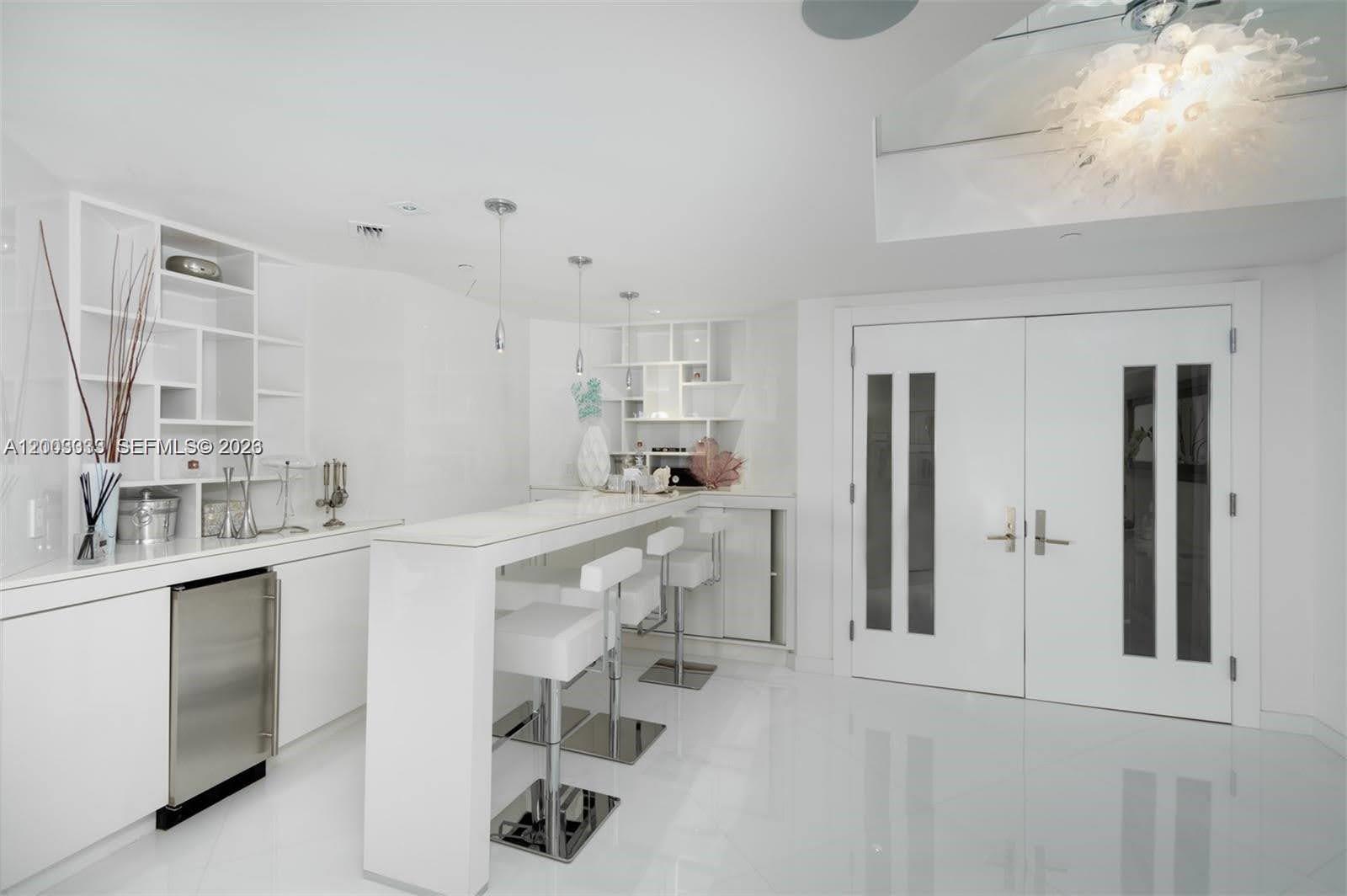 Photo of 2711 Ocean Dr  #2304, Hollywood, Florida, 33019 - 