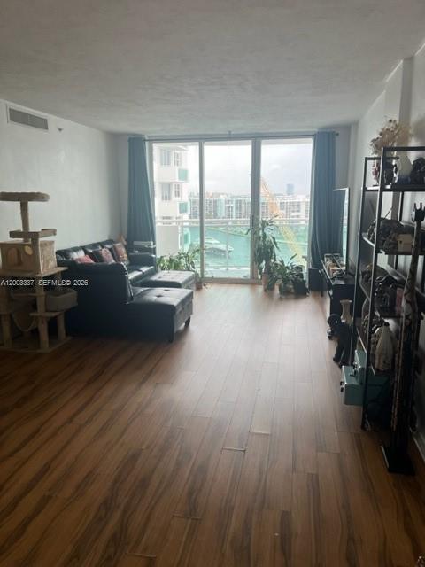 Photo of 3001 Ocean Dr  #1437, Hollywood, Florida, 33019 - 