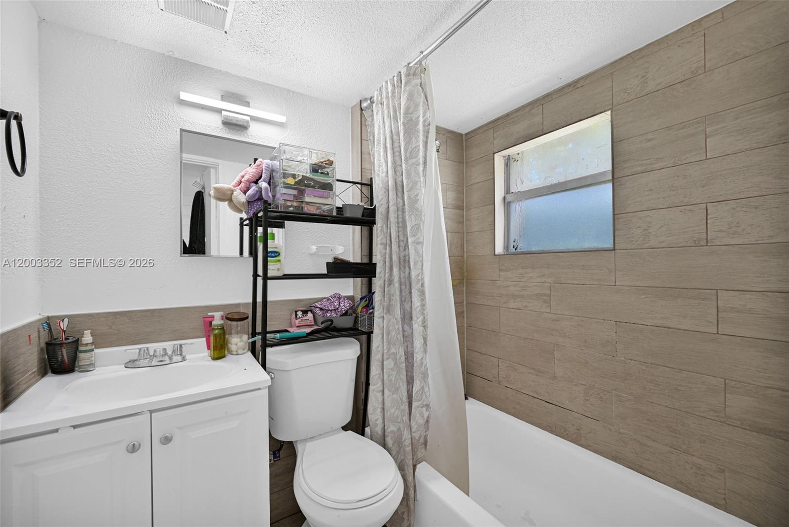   /  1056 sq. ft. $ 2026-04-17 0 Photo
