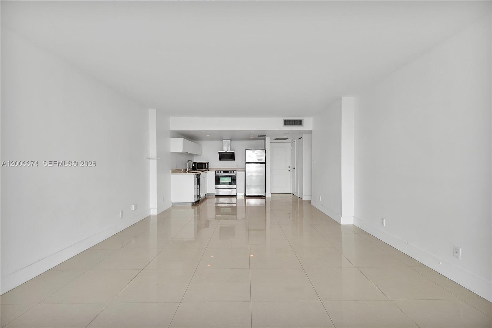 1002 1 / 2 991 sq. ft. $ 2026-04-17 0 Photo