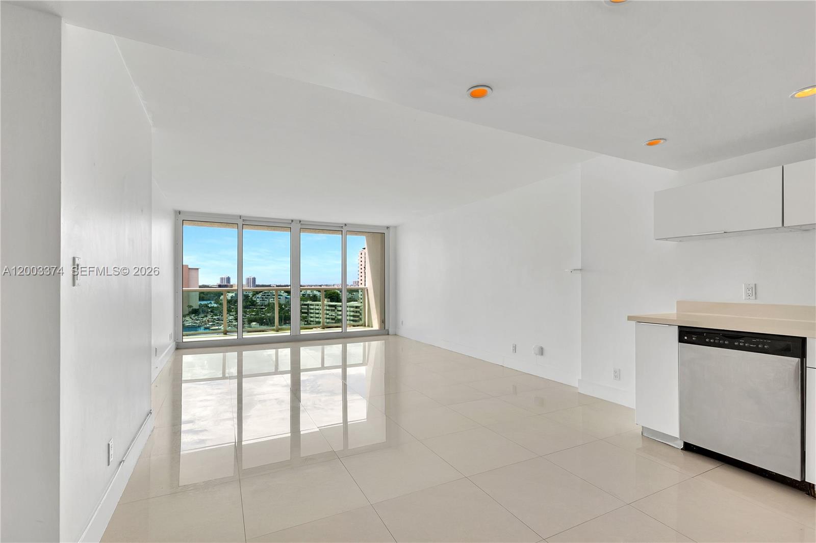 1002 1 / 2 991 sq. ft. $ 2026-04-17 0 Photo