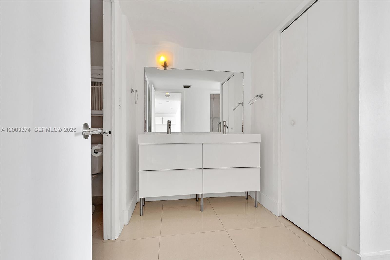 1002 1 / 2 991 sq. ft. $ 2026-04-17 0 Photo