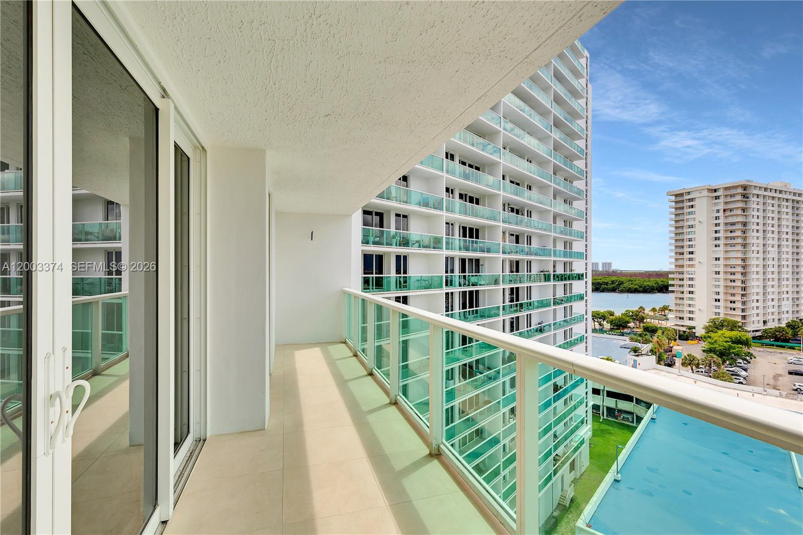 1002 1 / 2 991 sq. ft. $ 2026-04-17 0 Photo