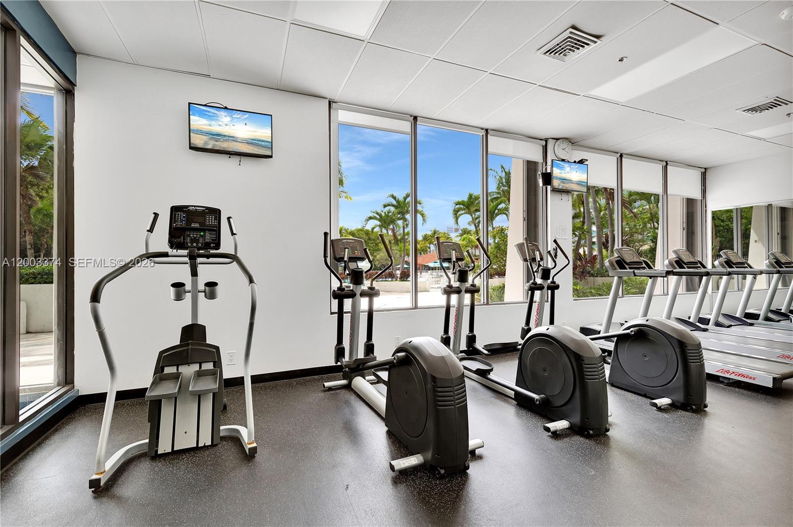 1002 1 / 2 991 sq. ft. $ 2026-04-17 0 Photo