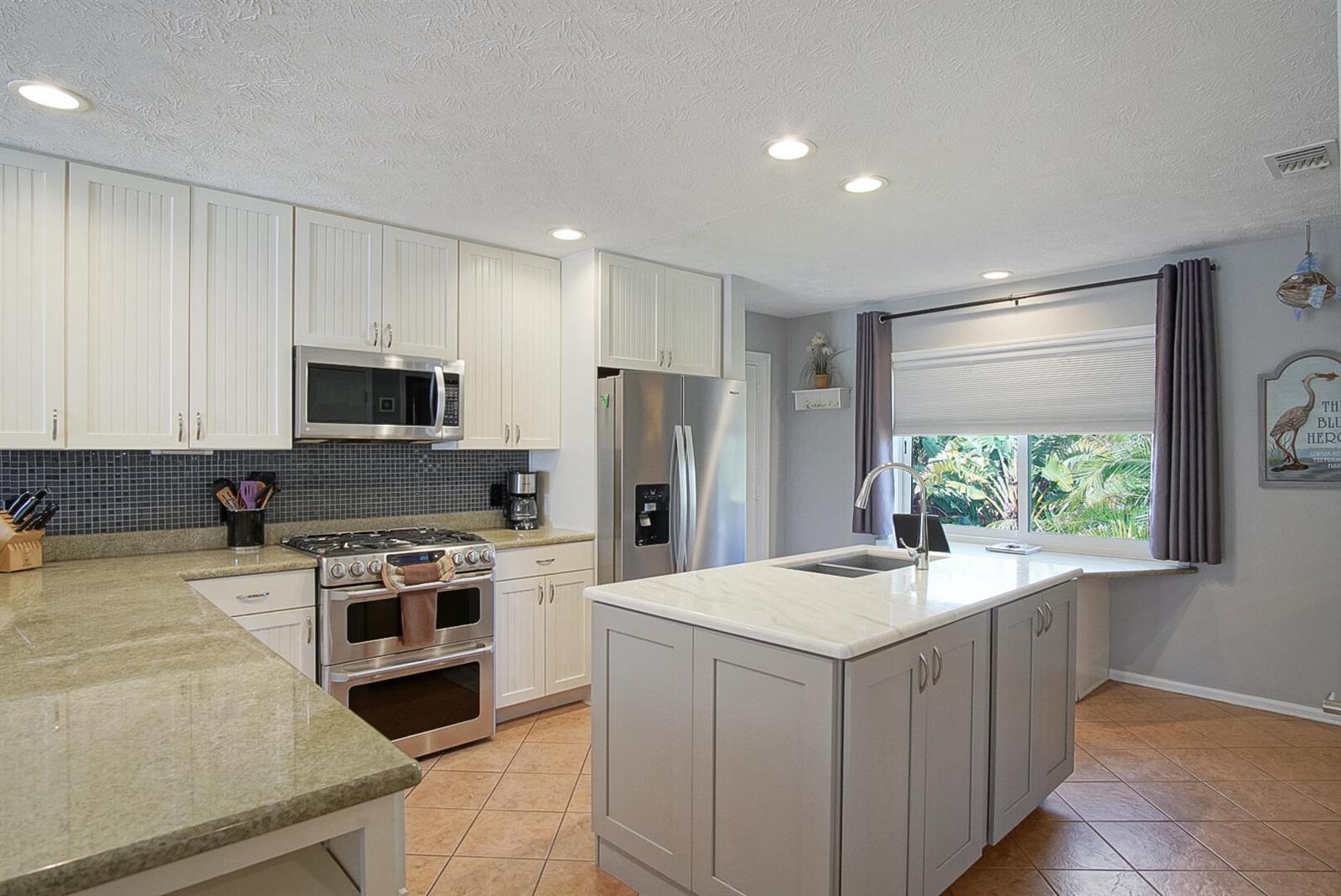   / 0 1590 sq. ft. $ 2026-06-14 0 foto