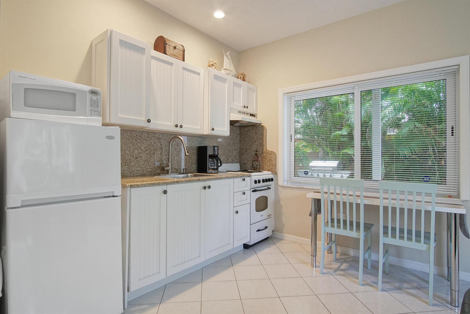   / 0 1590 sq. ft. $ 2026-06-14 0 foto