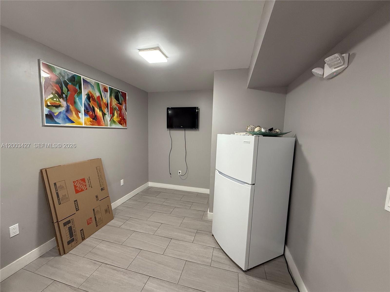 B18  /   sq. ft. $ 2026-04-17 0 Photo