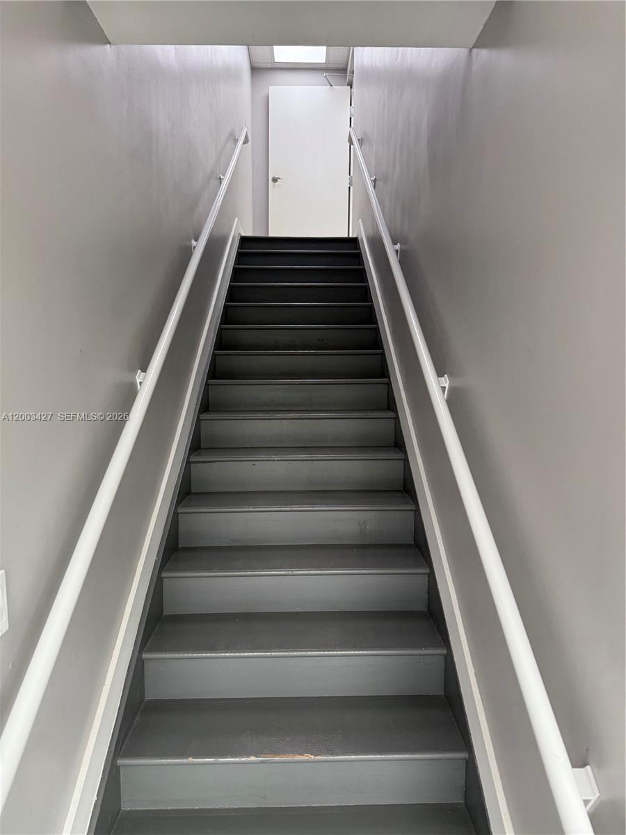 B18  /   sq. ft. $ 2026-04-17 0 Photo